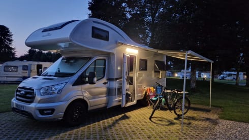 6 Berth, Ford Autoroller 746, Automatic Luxury