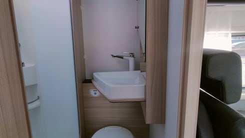 Alcôve Adria Mobil 7 couchages à partir de 2022