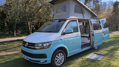 Georgie – Georgie- Our lovely 4 berth Volkswagen campervan