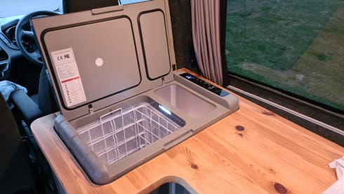 Daisy – High top ford transit campervan 