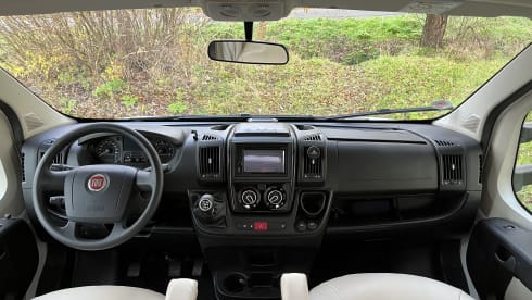 4 person camper (Alcove) l Fiat XGO Dynamic 20 from 2019