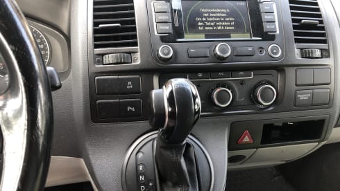 Leetro – 4p Volkswagen campervan from 2012