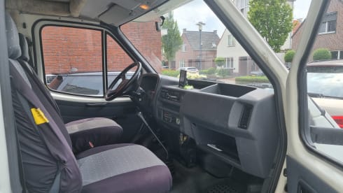 Ons oude trouwe campertje – 4p Elnagh alcove from 1993