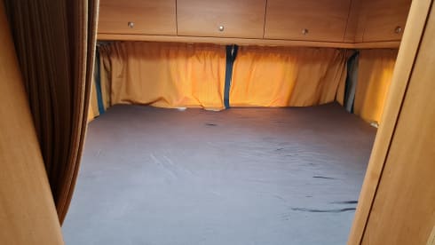 Home #72 – 6p family Knaus sun traveler with alcove.