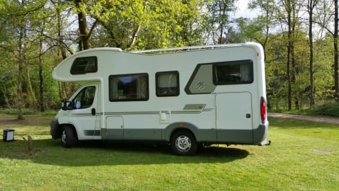 Nice walk with spacious 4-person camper