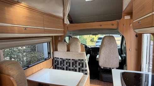 Roadtripper – Beau camping-car familial très complet avec de nombreux extras