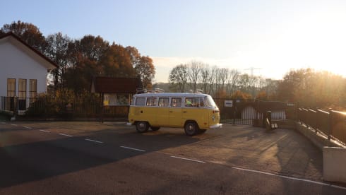 John Lemon – 5p Volkswagen bus from 1984