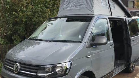 Gandalf – VW T6 4 Berth Campervan with fantastic reviews
