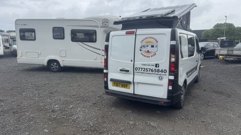 carrie the camper  – modern 6 berth camper 4 belts start your adventure now 