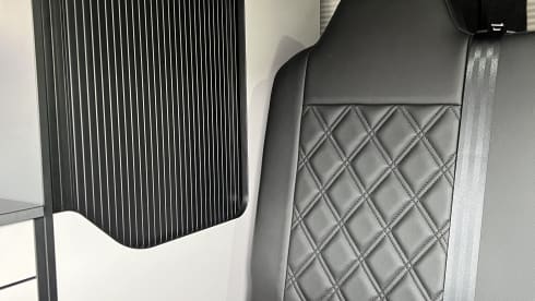 Lily – Lily - T6.1 Adventure Transporter