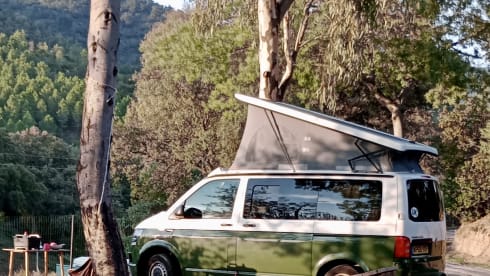 Monty – Perfect camper for get-aways great & small (4-berth VW, 2019) 