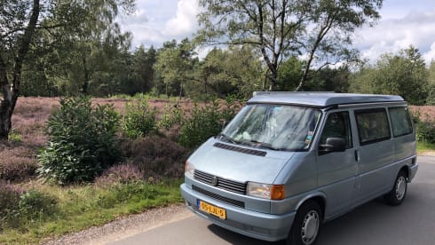Bussie – 4p Volkswagen bus from 1996