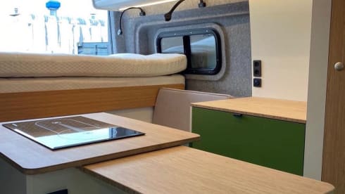 Beautiful 2p Mercedes-Benz bus from 2019 (new interior 2023)
