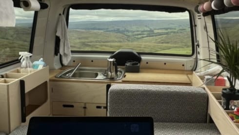 Ventje_CamperBuddy 2 – Ventje_Camper-Luxe VW T5 automatic - 5 seat belt places 