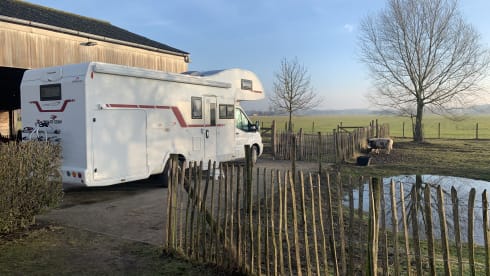 Millie – Spacious beautiful family mobile home 5 people (Driver's license B) 170 HP