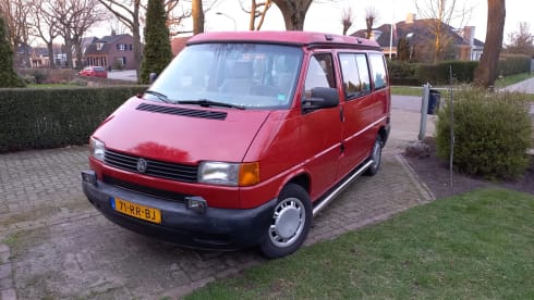 Chilly – 6p Volkswagen Westfalia California campervan from 1992