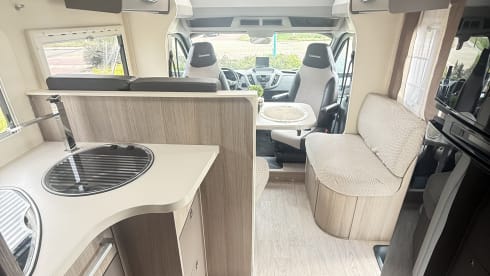 Chausson Welcome 728EB – Embark on an adventure with our Chausson Welcome 728 EB! 🚐✨