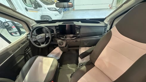 Van Put on the road – 4p Roller Team semi-integrated from 2026