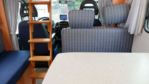 Hymer Alcove Sleeps 5, Seats 5!!