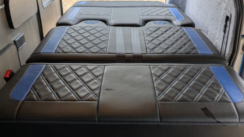 Victor – 4 berth Volkswagen campervan from 2017