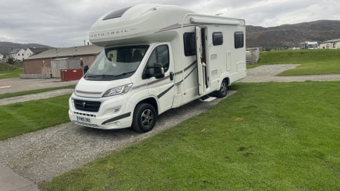 carrie the camper  – modern 6 berth camper 4 belts start your adventure now 