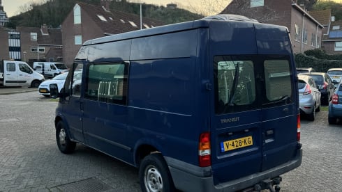 Rendang – Off-Grid Ford Bus Camper - 2p. - for real adventurers