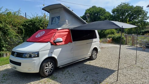 Betty – 4 berth Volkswagen campervan 2011