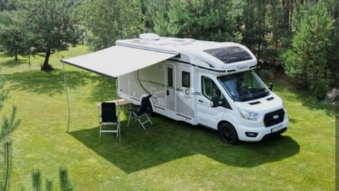 Clifford – Luxury 4 berth Chausson 788 Auto 2025
