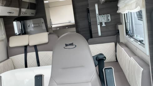 The Roamer – 6p McLouis integrated uit 2021