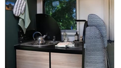 Familie camper – 6p Ford alcove uit 2026