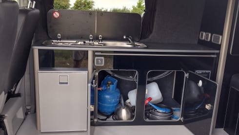 Halen – 2/3 berth LWB Volkswagen T30 with 5 seatbelts