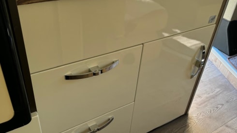 Daniel – 4 berth Fiat bus from 2019