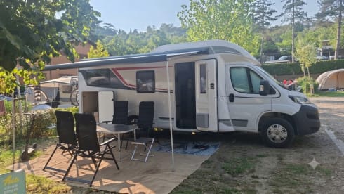 4-pers familie camper, LMC half integraal 2025