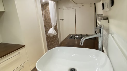 Freedom – Loving self-development