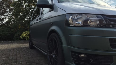 Valerie – Craig's Camper - VW Transporter 4 Berth + Awning