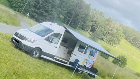 Shroomie – 2 berth Volkswagen crafter campervan