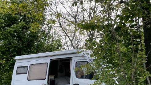 De Merrie – 2p Mercedes-Benz campervan from 1996