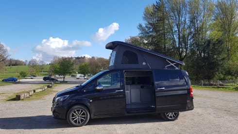 Black Beauty – Mercedes-Benz campervan Brand new conversion with drive away Awning