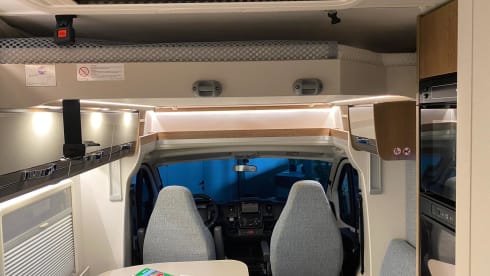 RIVER – 4p Dethleffs semi-integrated uit 2022