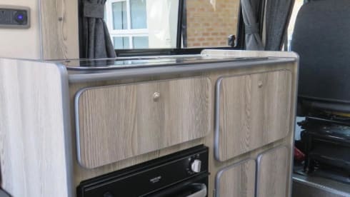 Pippa – 2 berth Peugeot campervan.