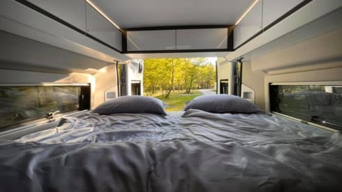 Adria Supreme LUXE bus camper (automatic / year 2021)