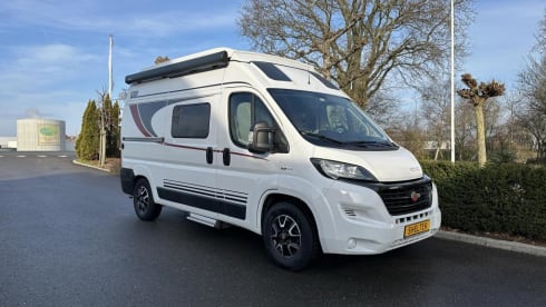 Compacte 4p Bürstner buscamper 2021