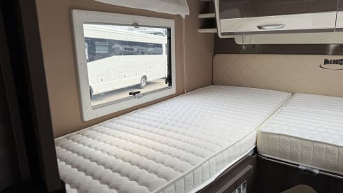 McLouis 873 – 5p McLouis integrated uit 2025