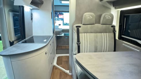 Freedom Suite – 2p Pössl bus uit 2026