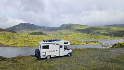 Fiat alcove 4 person camper