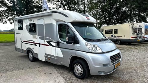 3p Adria Mobil semi-integrated uit 2011