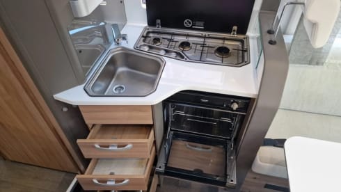 C39 – 4p Adria Mobil semi-integrated from 2020