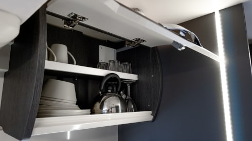 NXM – Zefiro 696 | 4 Berth with Island Bed 