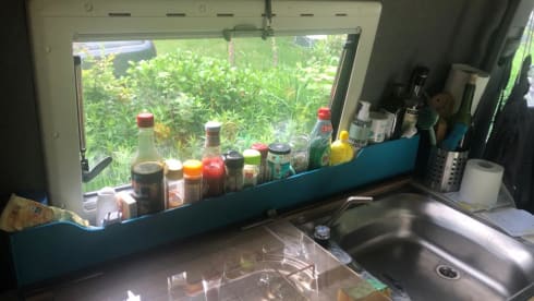 Laura – Delicious compact machine with all amenities and 2x air conditioning!