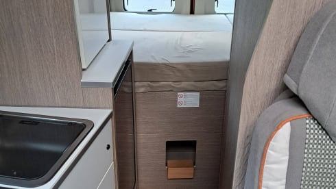 Oranje Puzzel – 2p Pössl bus from 2019